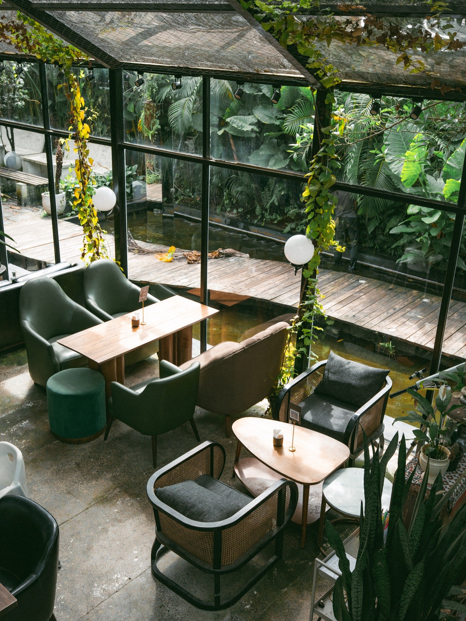 Pratinjau sementara area Indoor Glass House